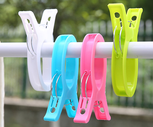 A hanger that knows how to enjoy life