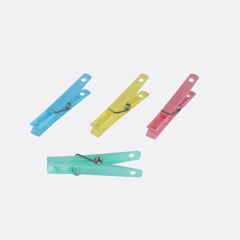 PLASTIC CLOTHES PEGS-1011