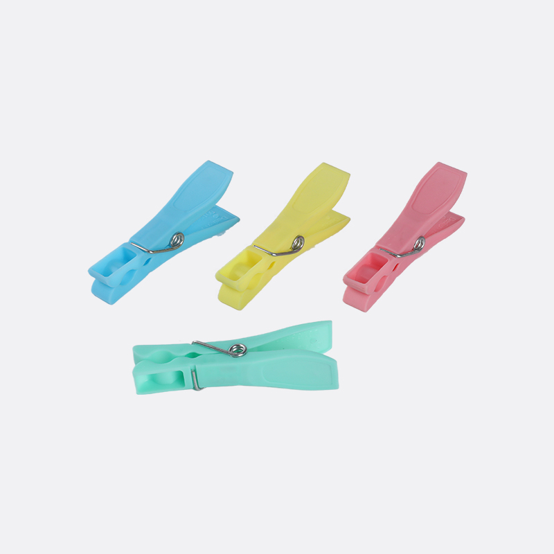 PLASTIC CLOTHES PEGS-1027