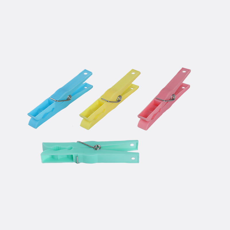 PLASTIC CLOTHES PEGS-1043